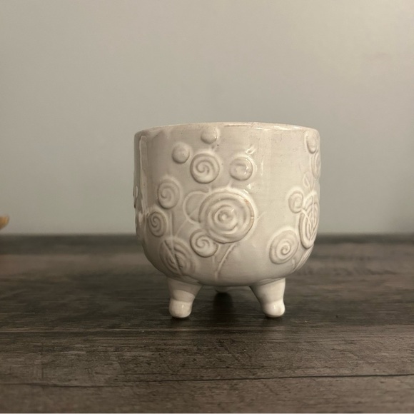 Hobby Lobby Other - White Paisley floral embossed farmhouse style planter pot